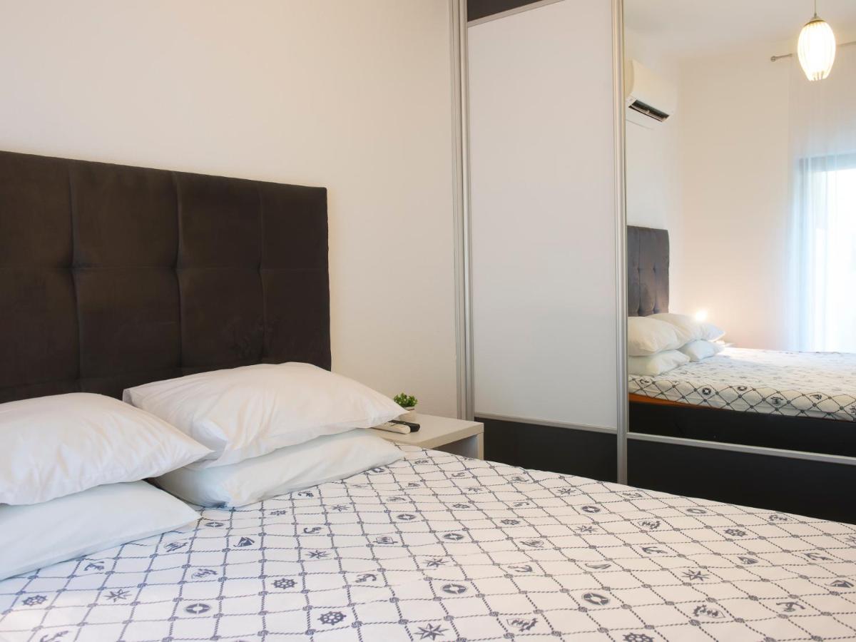 Apartments Windrose โกตอร์ ภายนอก รูปภาพ