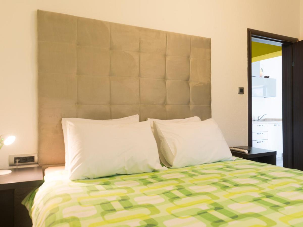 Apartments Windrose โกตอร์ ภายนอก รูปภาพ