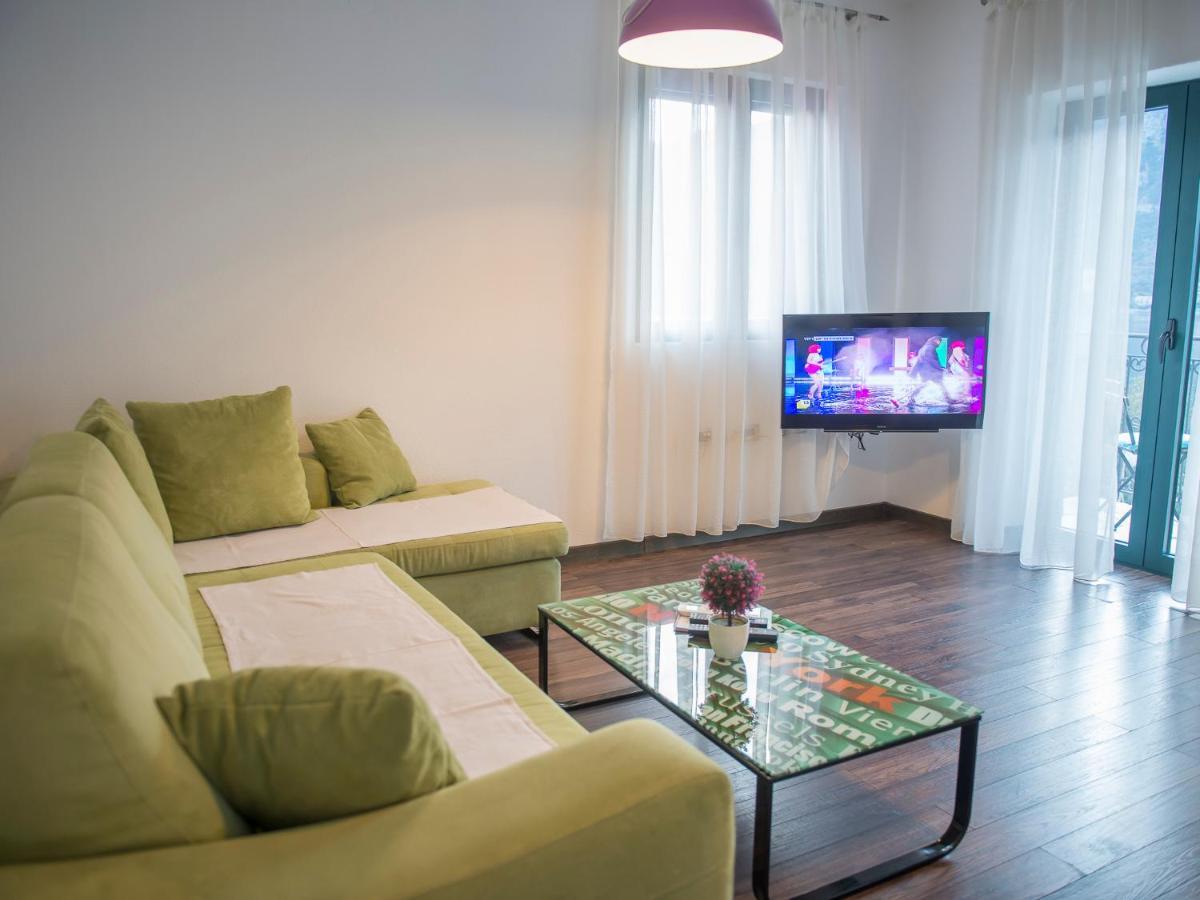 Apartments Windrose โกตอร์ ภายนอก รูปภาพ