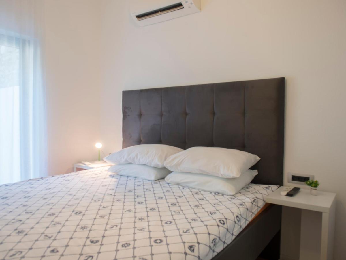 Apartments Windrose โกตอร์ ภายนอก รูปภาพ